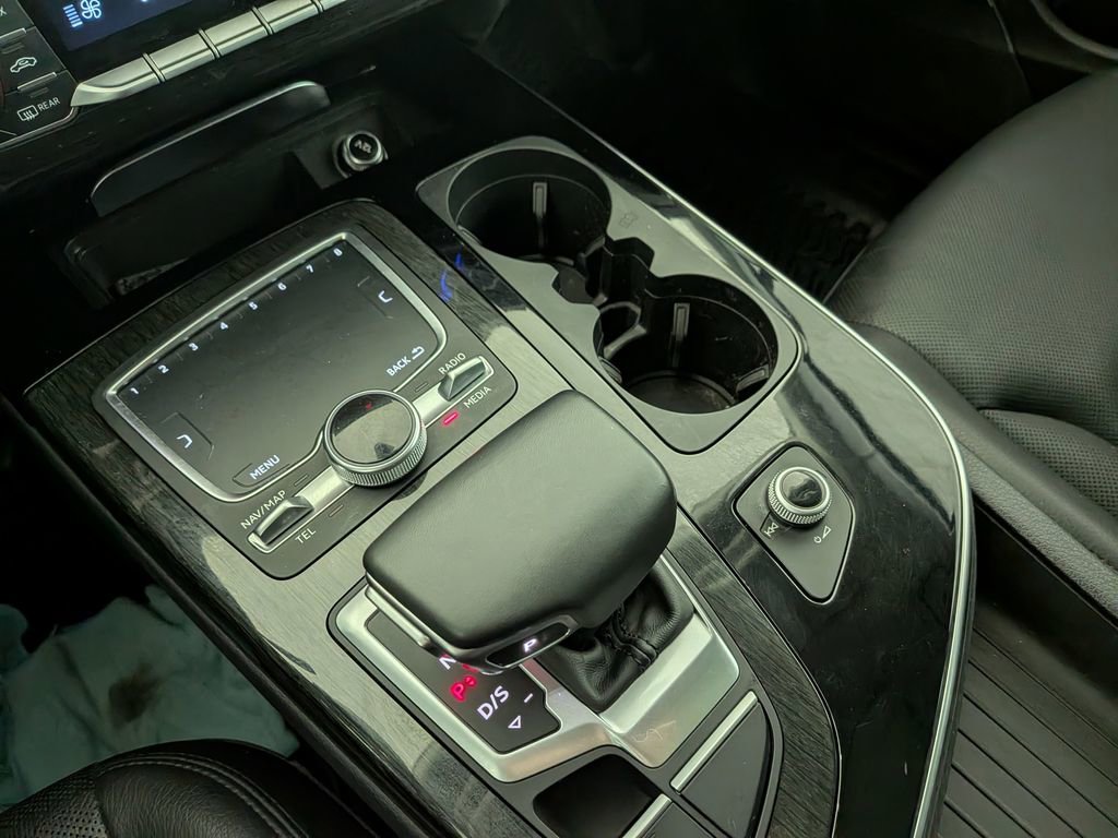 Used 2018 Audi Q7 3.0T Premium Plus w/ Premium Plus Package image 30