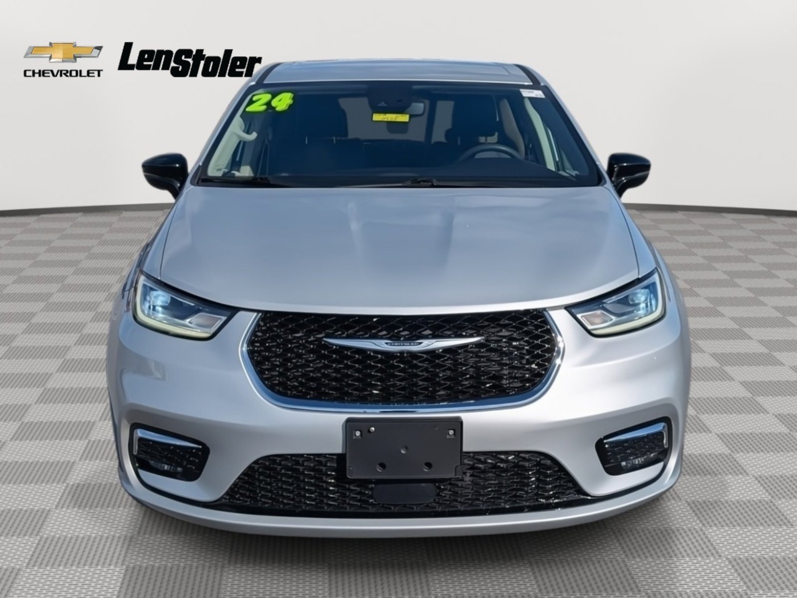 Used 2024 Chrysler Pacifica Touring-L image 7