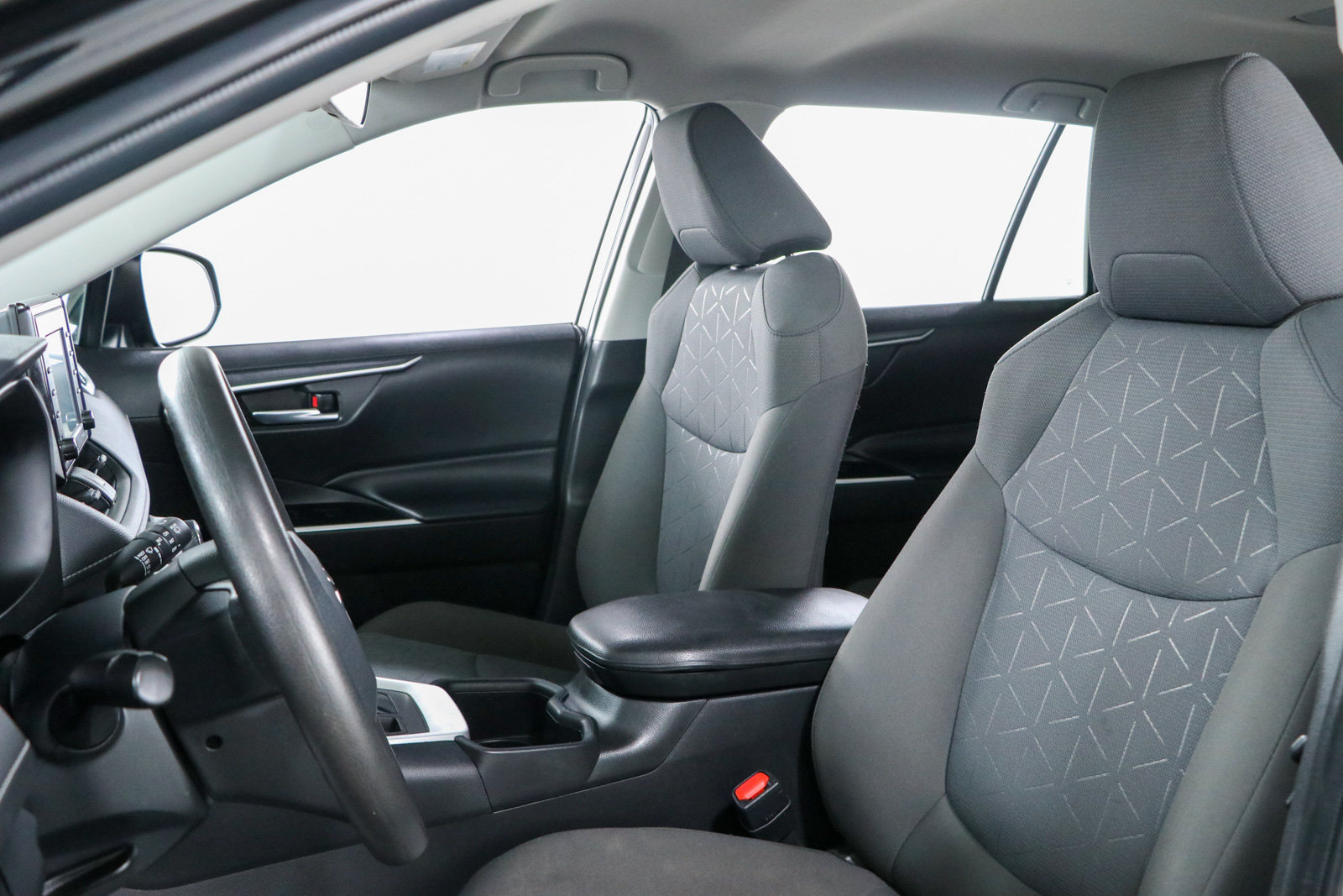Used 2022 Toyota RAV4 XLE FWD image 23