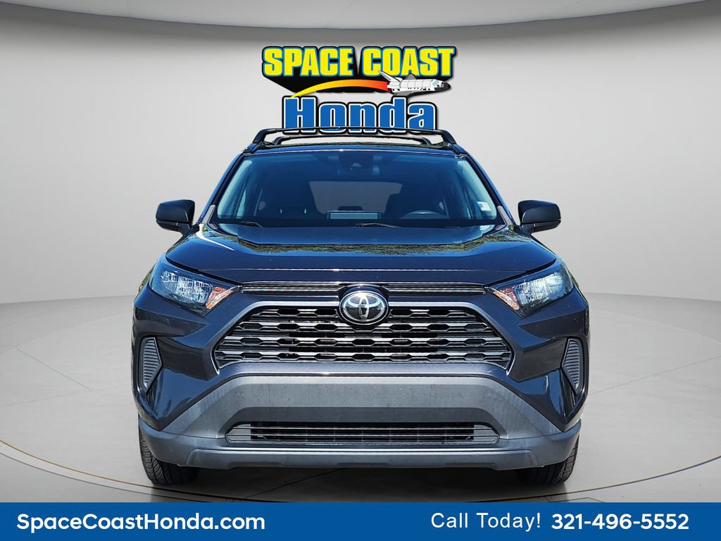 Used 2020 Toyota RAV4 LE FWD image 2
