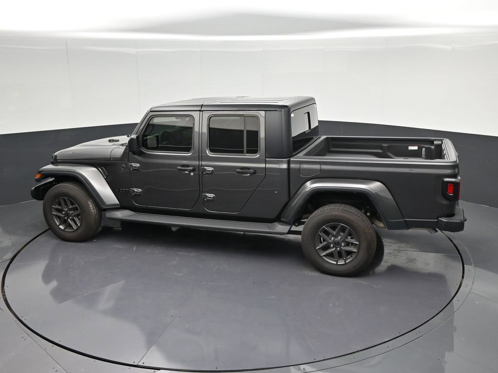 Used 2025 Jeep Gladiator Sport AWD/4WD image 23