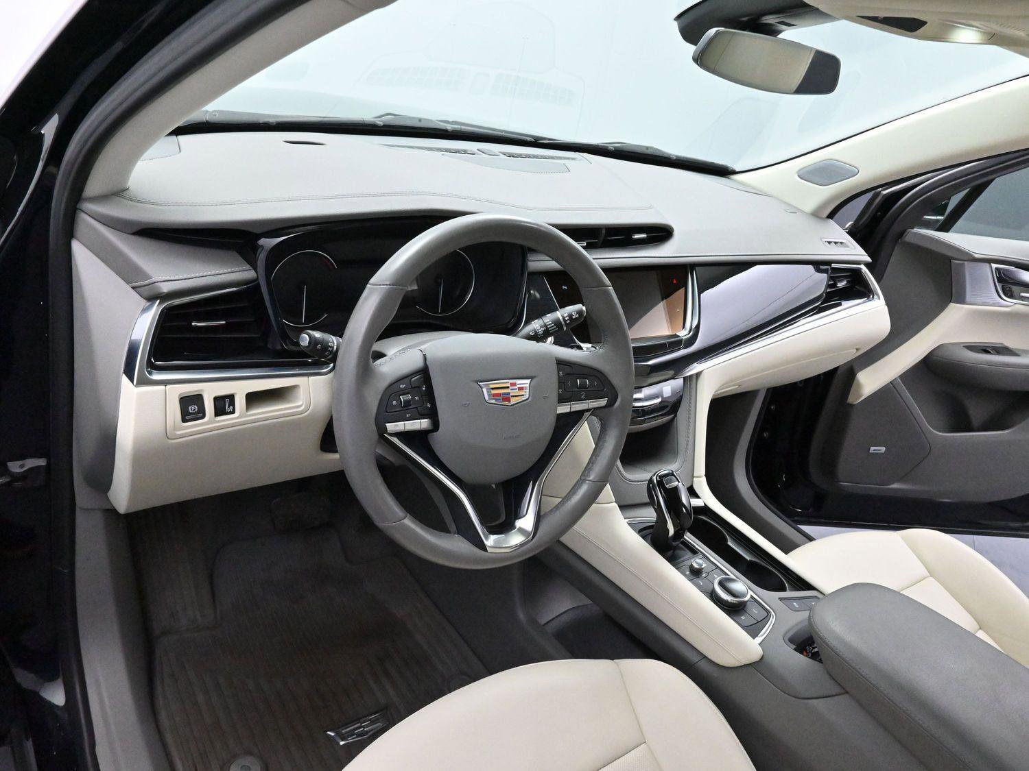 Certified 2024 Cadillac XT6 Premium Luxury image 17