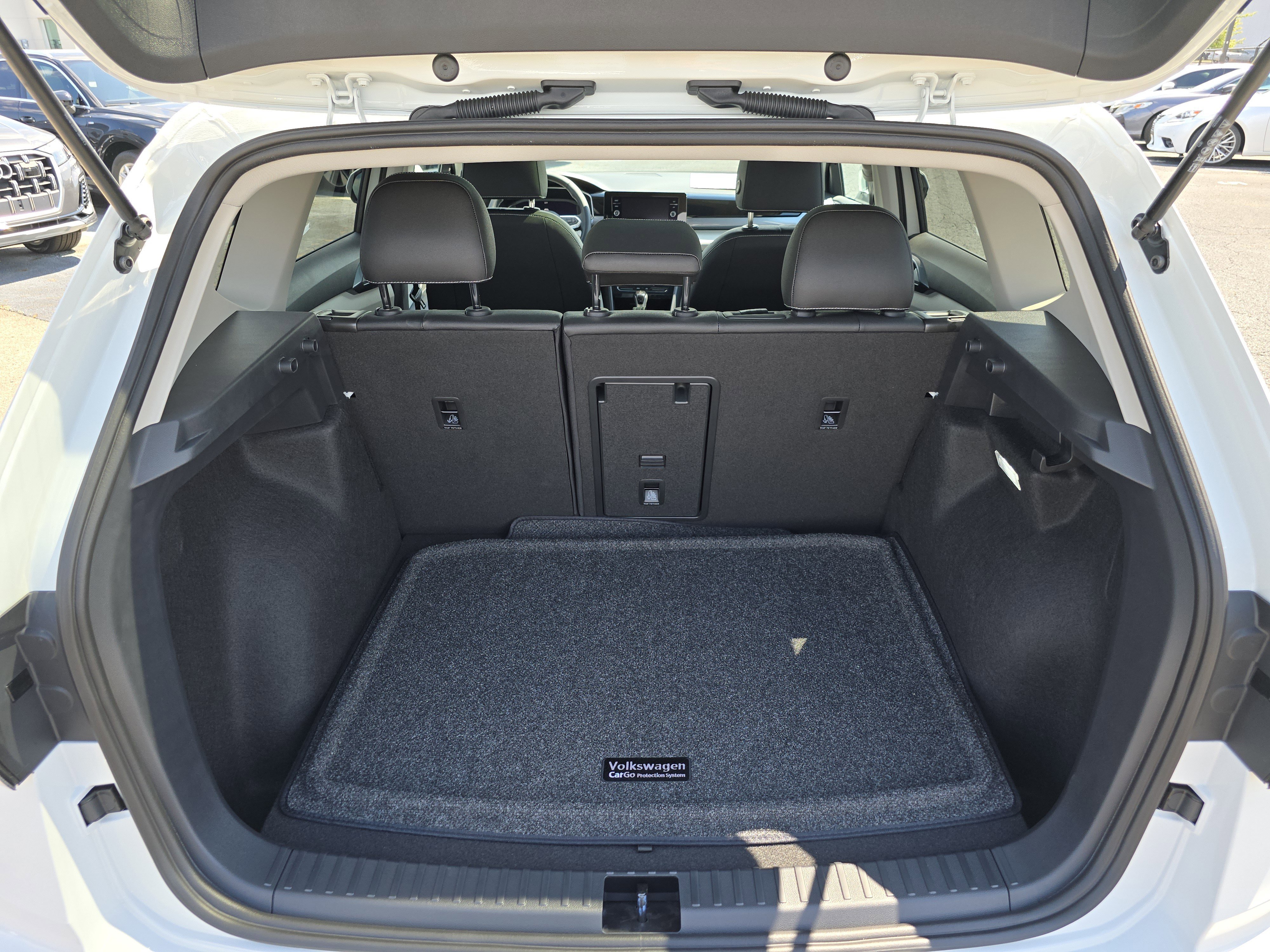 New 2025 Volkswagen Taos SEL image 19