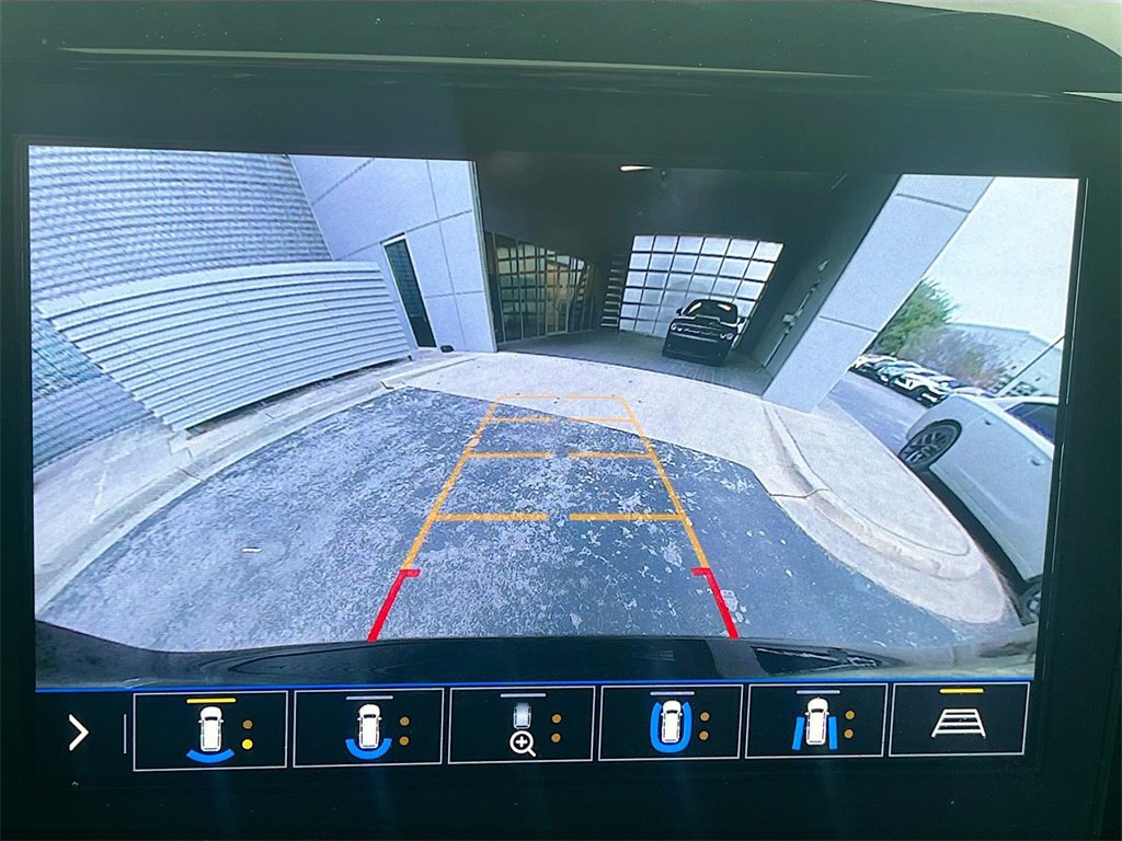 Used 2021 Chevrolet Traverse RS image 14