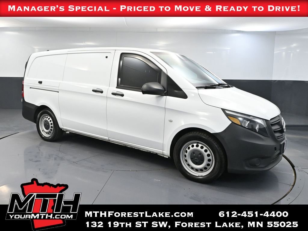 Used 2023 Mercedes-Benz Metris image 1