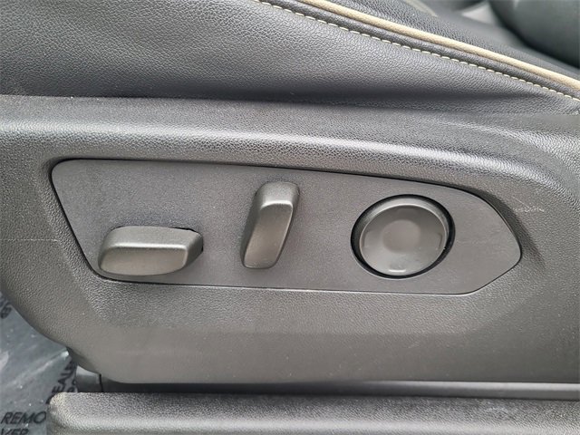 Used 2024 GMC Yukon XL SLT image 19