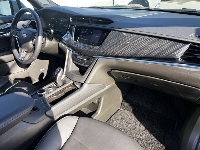 Used 2025 Cadillac XT6 Premium Luxury image 29