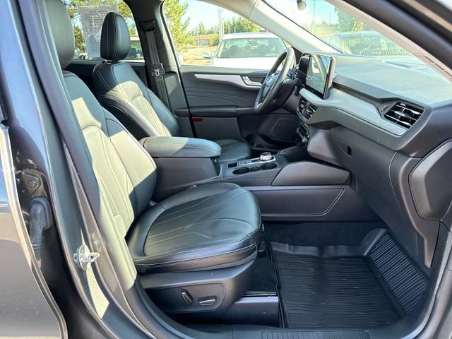 Used 2025 Ford Escape Platinum w/ Premium Technology Package AWD/4WD image 9
