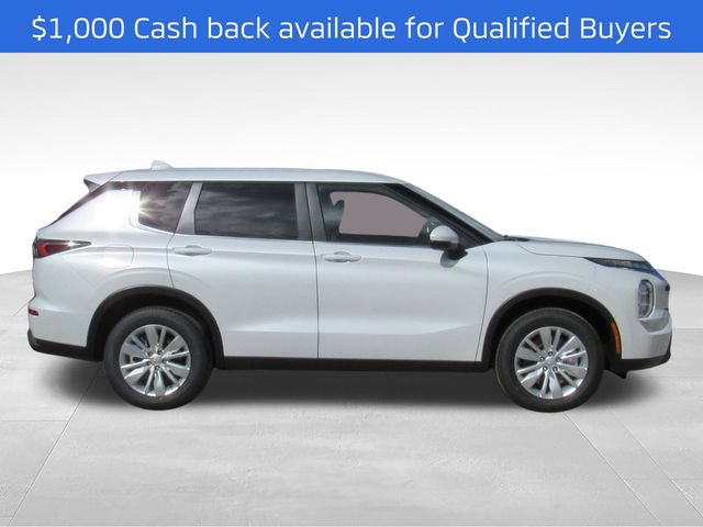 New 2026 Mitsubishi Outlander ES FWD image 2