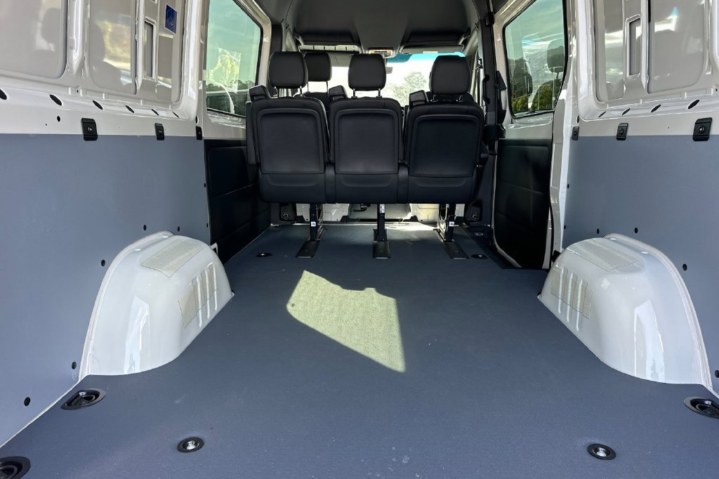 Used 2025 Mercedes-Benz Sprinter 2500 image 16