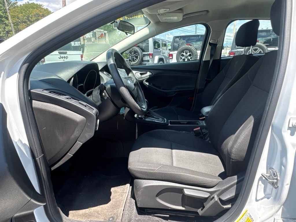 Used 2017 Ford Focus SE FWD image 17
