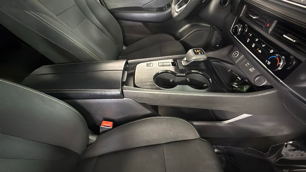 Used 2023 Nissan Rogue S image 35