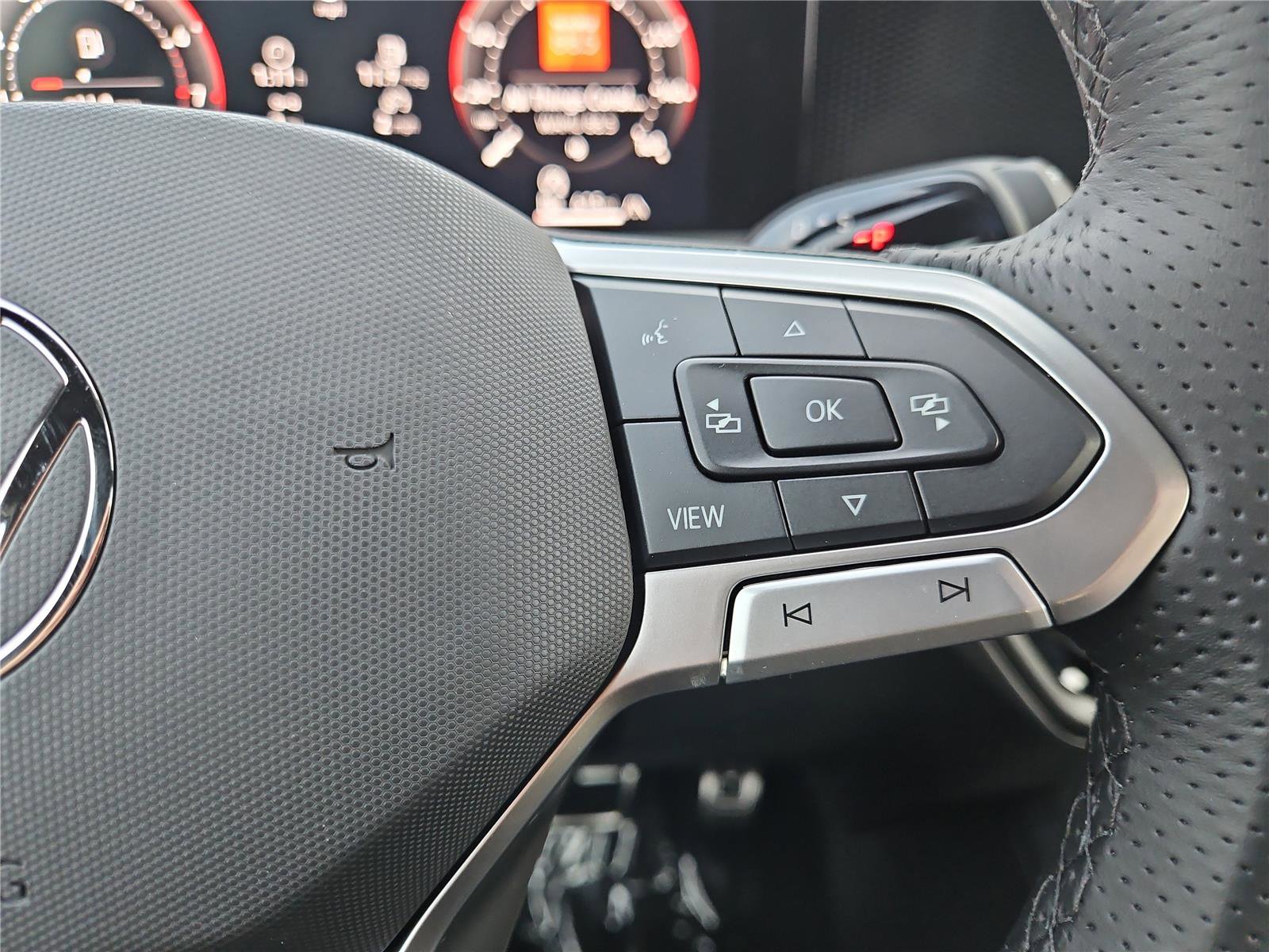 New 2026 Volkswagen Tiguan SE R-Line image 17