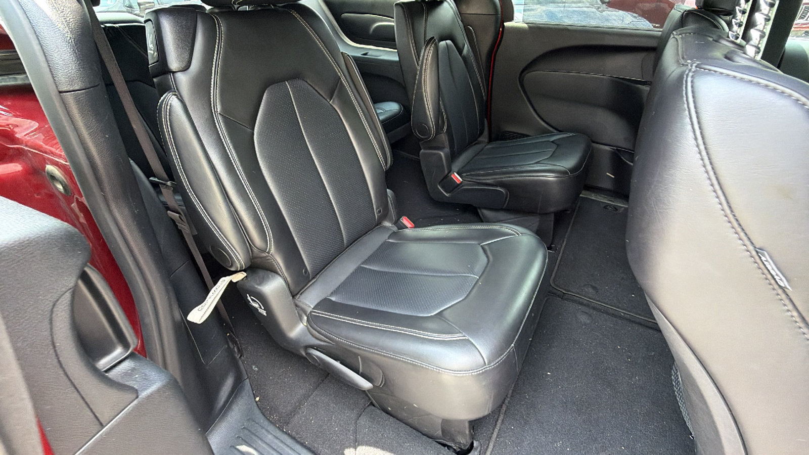 Used 2025 Chrysler Pacifica Select FWD image 20