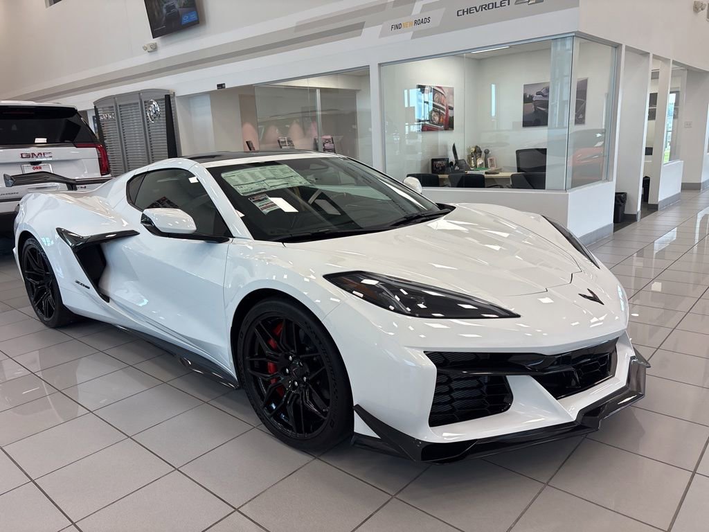 New 2026 Chevrolet Corvette Z06 w/ Z07 Performance Package RWD image 1