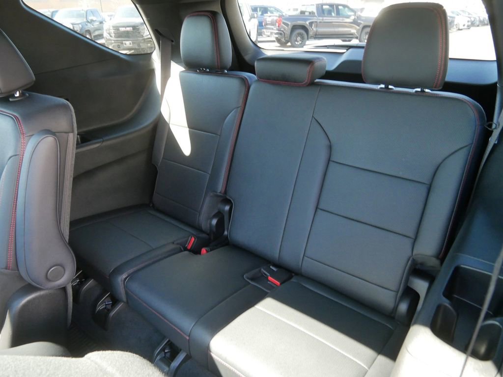 Used 2025 Chevrolet Traverse RS w/ LPO, Floor Liner Package AWD/4WD image 21