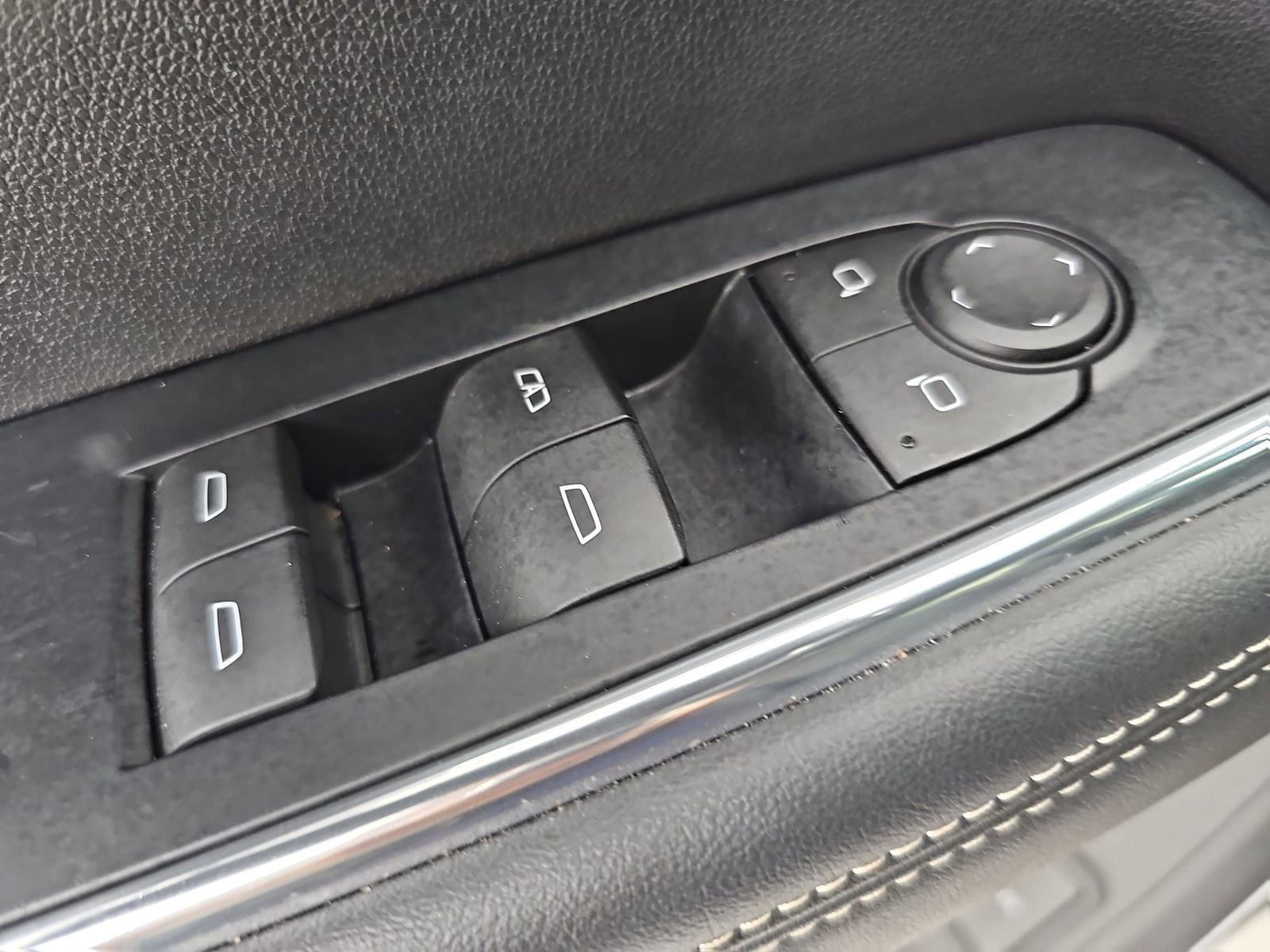 Used 2024 GMC Acadia Elevation FWD image 34