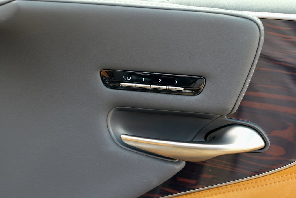 Used 2024 Lexus LS 500 AWD w/ Interior Upgrade Package image 34