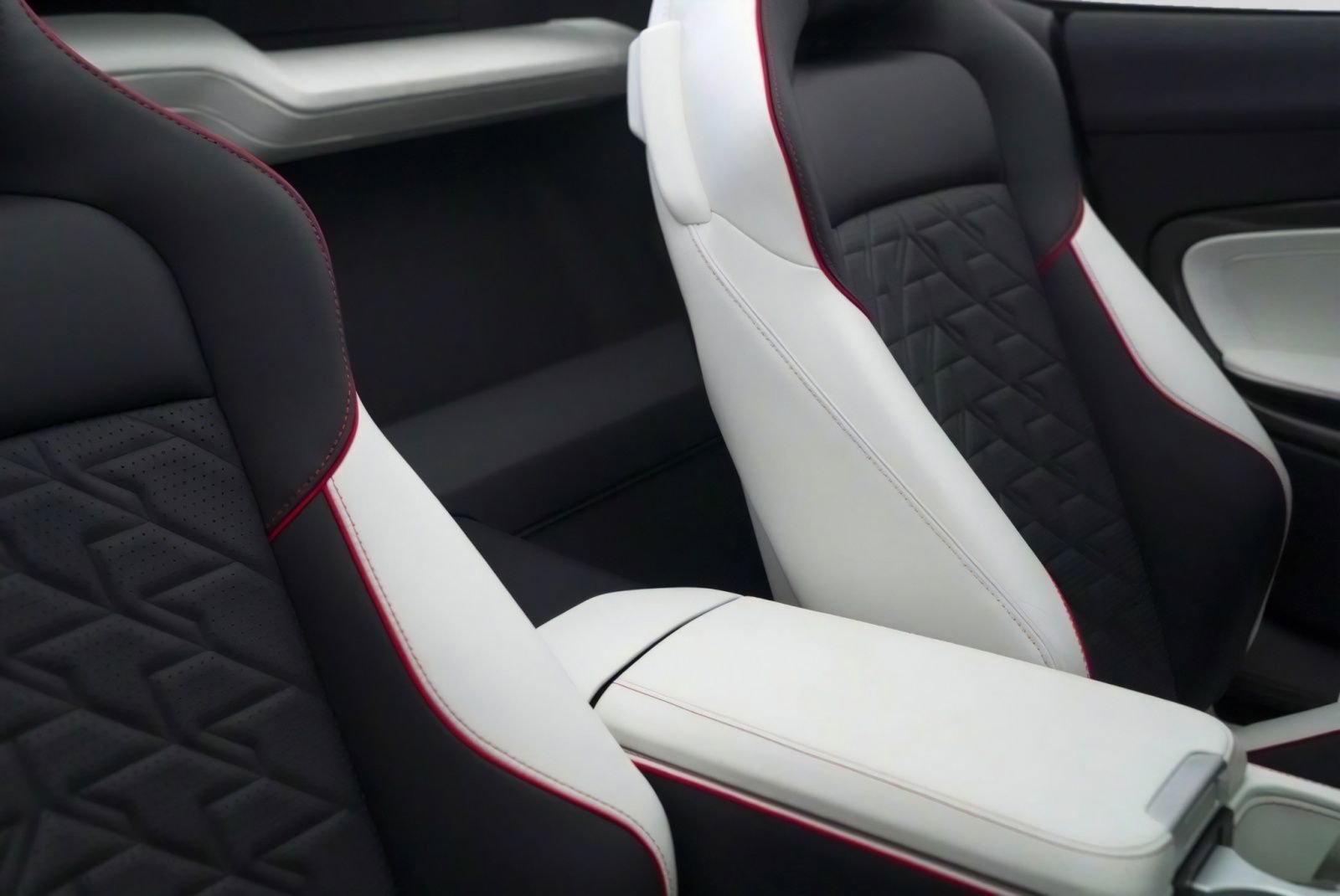 New 2026 Aston Martin Vanquish Convertible RWD image 49