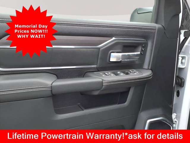 New 2026 RAM 2500 Laramie w/ Night Edition AWD/4WD image 7