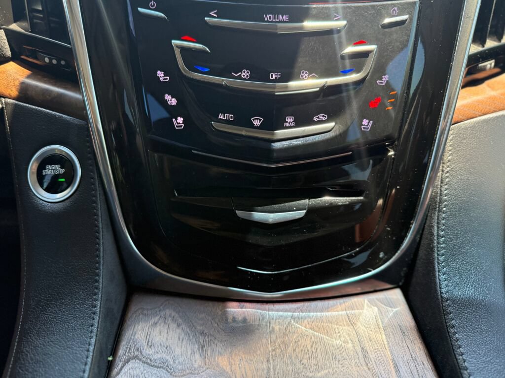 Used 2016 Cadillac Escalade ESV Luxury AWD/4WD image 22
