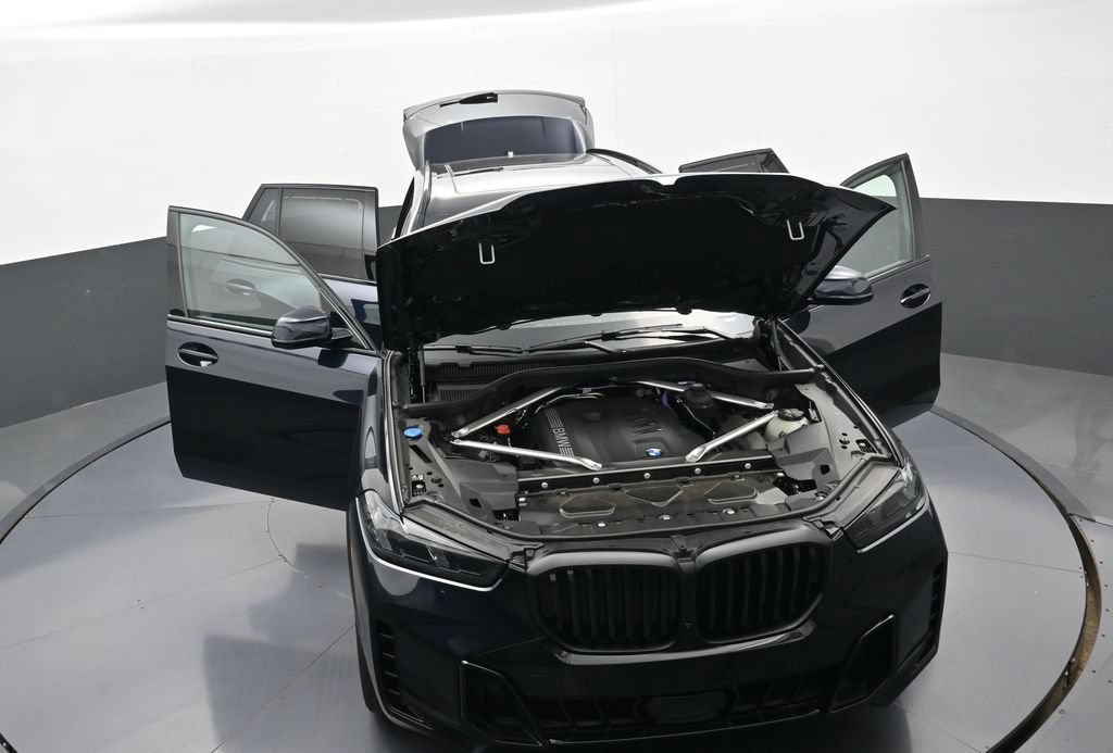 New 2026 BMW X5 xDrive40i w/ M Sport Package AWD/4WD image 40