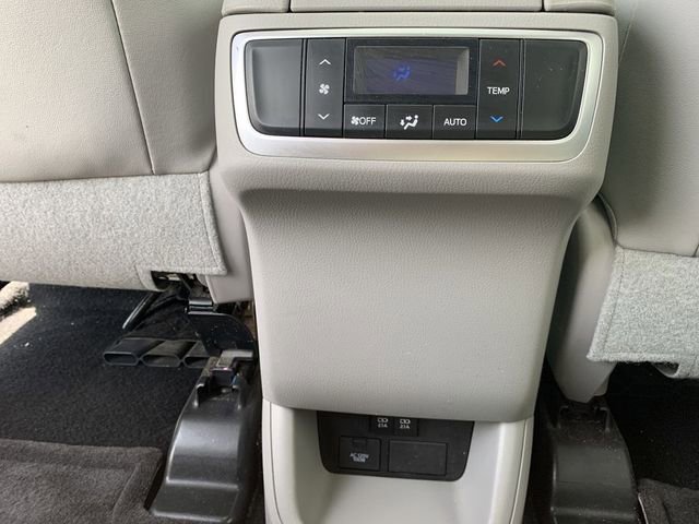 Used 2017 Toyota Highlander Limited FWD image 33