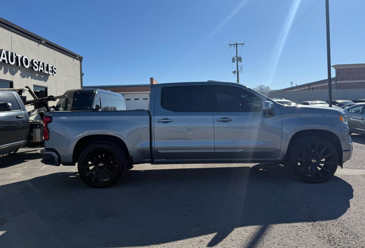 Used 2024 Chevrolet Silverado 1500 High Country w/ Technology Package image 5