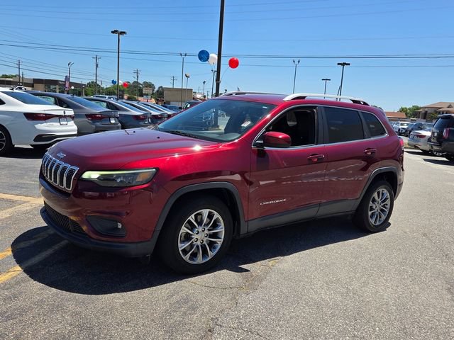 Used 2019 Jeep Cherokee Latitude Plus w/ Comfort/Convenience Group FWD image 3