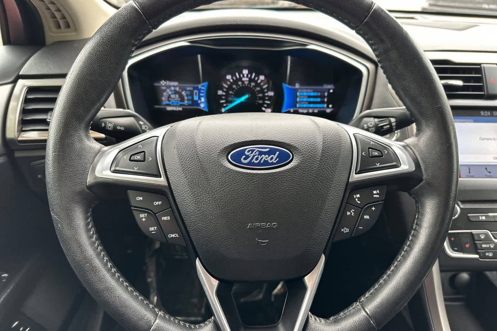 Used 2017 Ford Fusion Energi SE FWD image 22