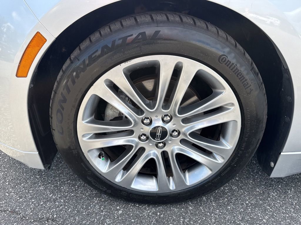 Used 2013 Lincoln MKZ FWD image 9