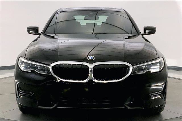 Used 2020 BMW 330i xDrive Sedan w/ Convenience Package image 2