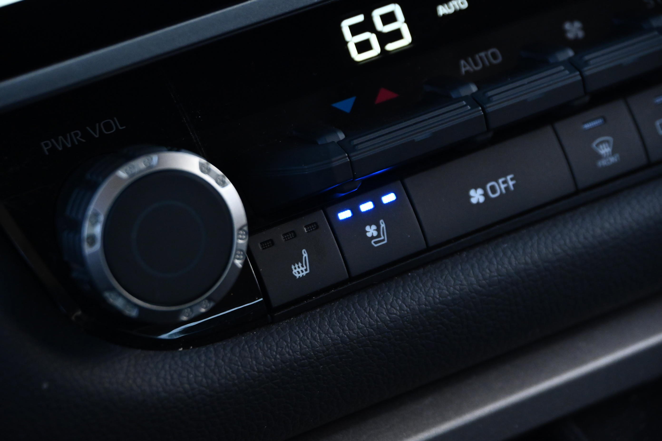 Used 2024 Toyota Tundra Limited image 36