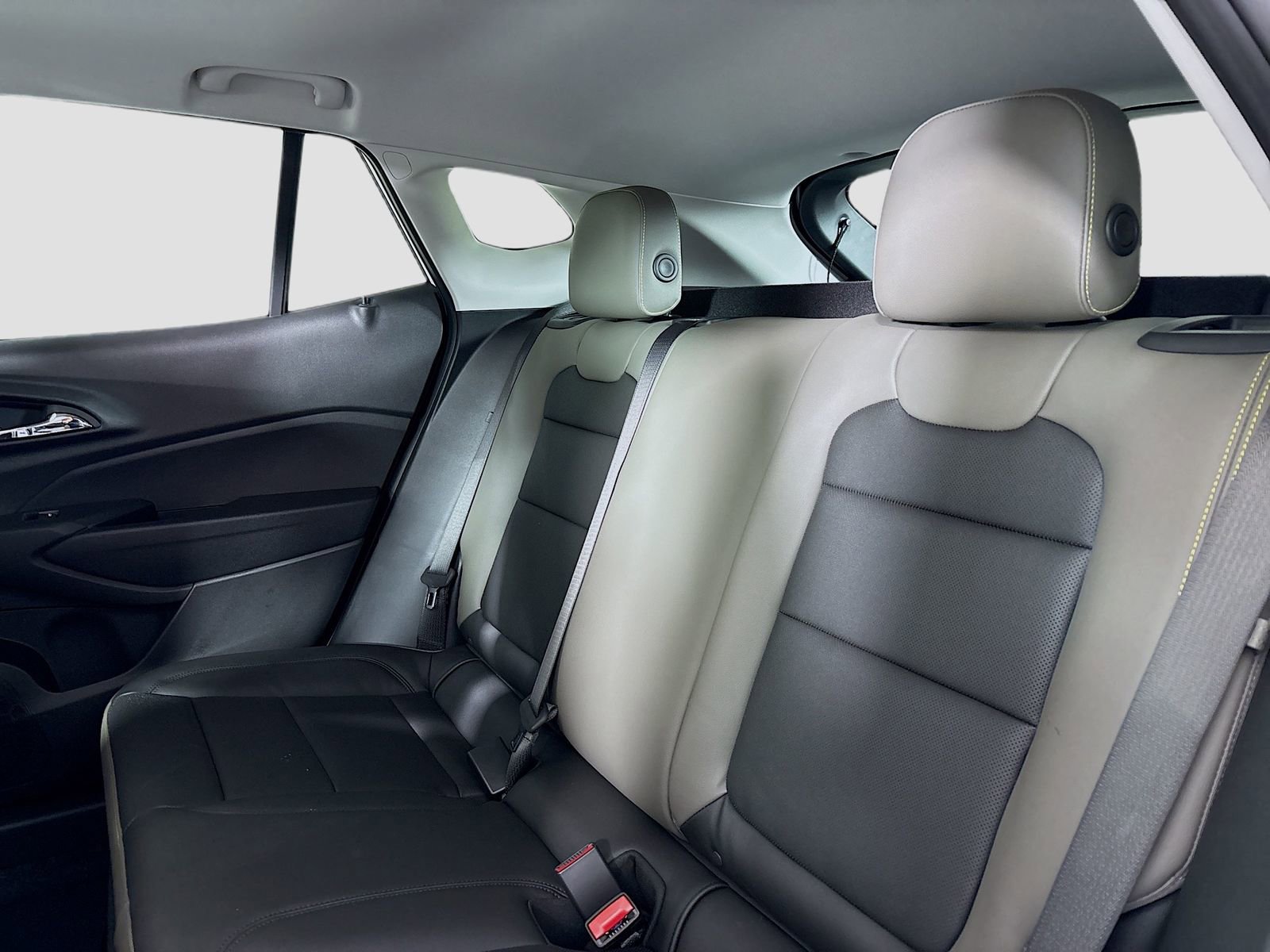 New 2026 Chevrolet Trax ACTIV w/ Sunroof Package FWD image 29