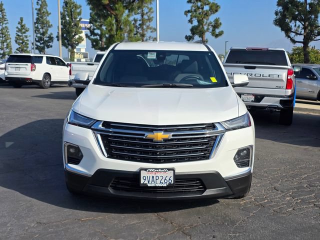 Used 2023 Chevrolet Traverse LT FWD image 2