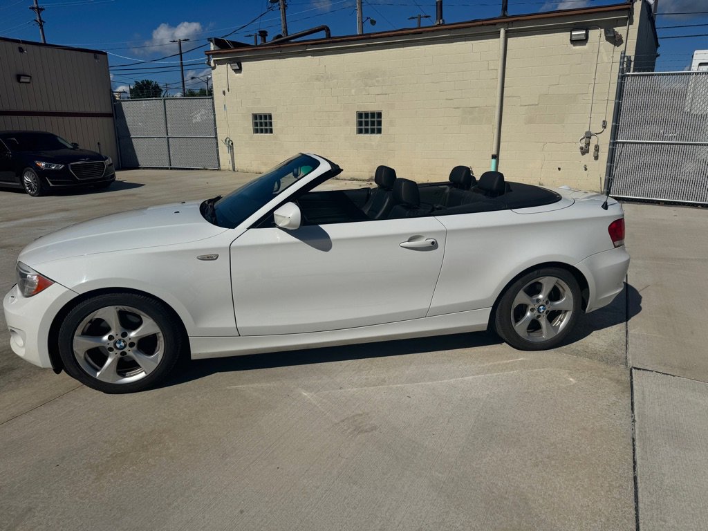 Used 2012 BMW 128i Convertible image 1