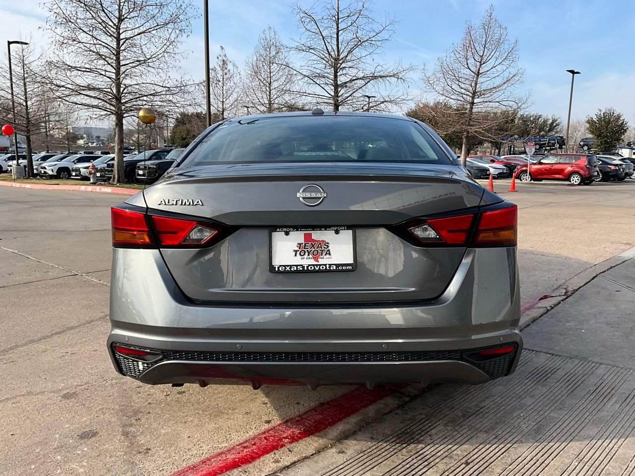 Used 2025 Nissan Altima 2.5 SV image 7