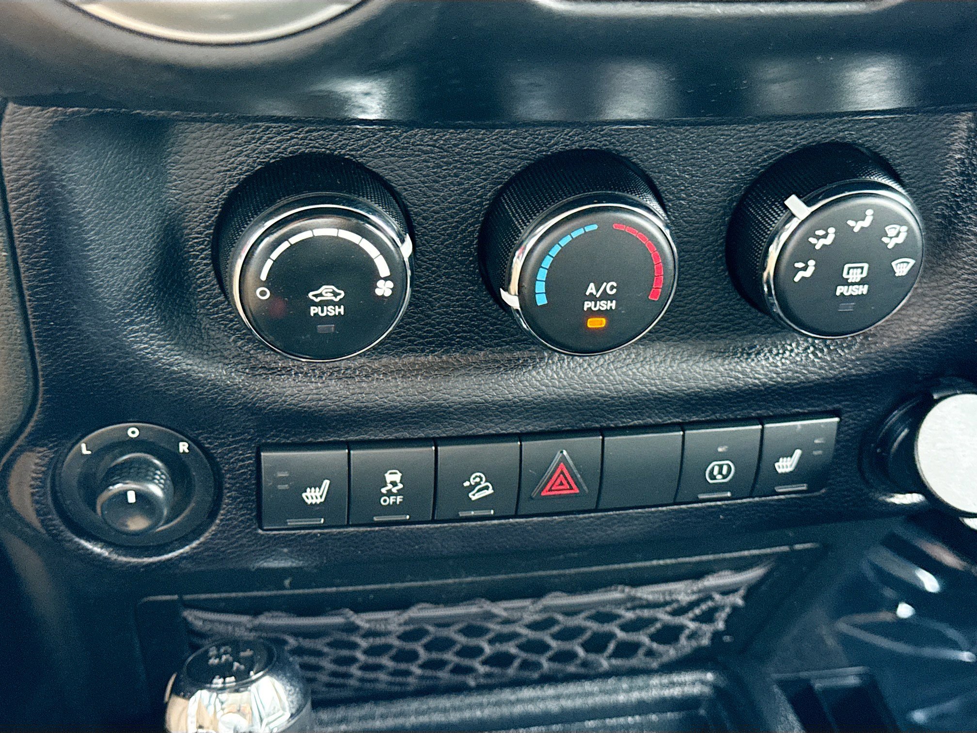 Used 2017 Jeep Wrangler Unlimited Rubicon w/ Dual Top Group AWD/4WD image 30