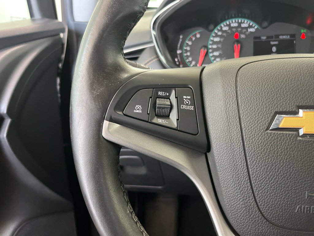 Used 2021 Chevrolet Trax LT w/ Midnight Edition FWD image 6
