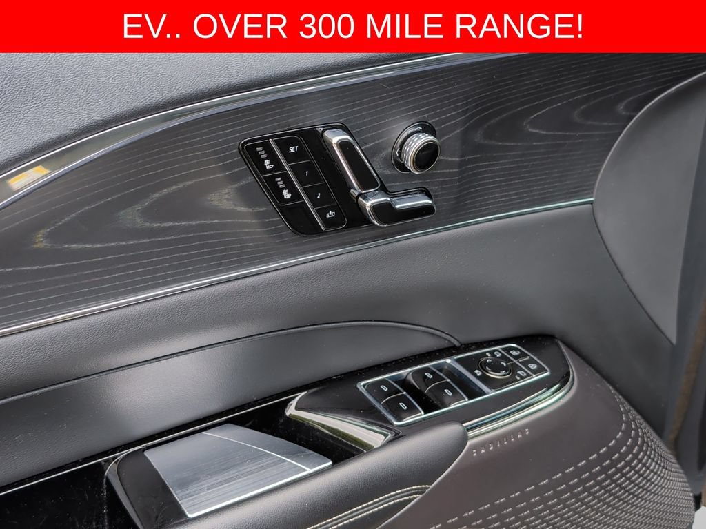 Used 2024 Cadillac Lyriq Luxury w/ LPO, Floor Liner Package AWD/4WD image 15