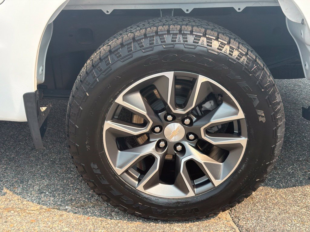Certified 2023 Chevrolet Silverado 1500 LT AWD/4WD image 13