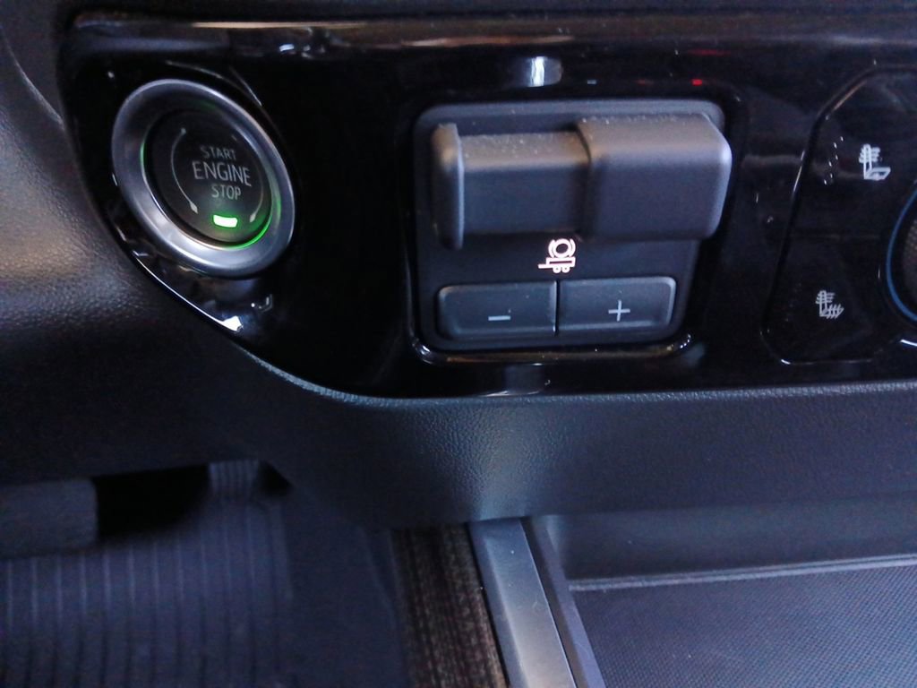 Used 2025 Chevrolet Silverado 1500 LT Trail Boss w/ Convenience Package II image 9