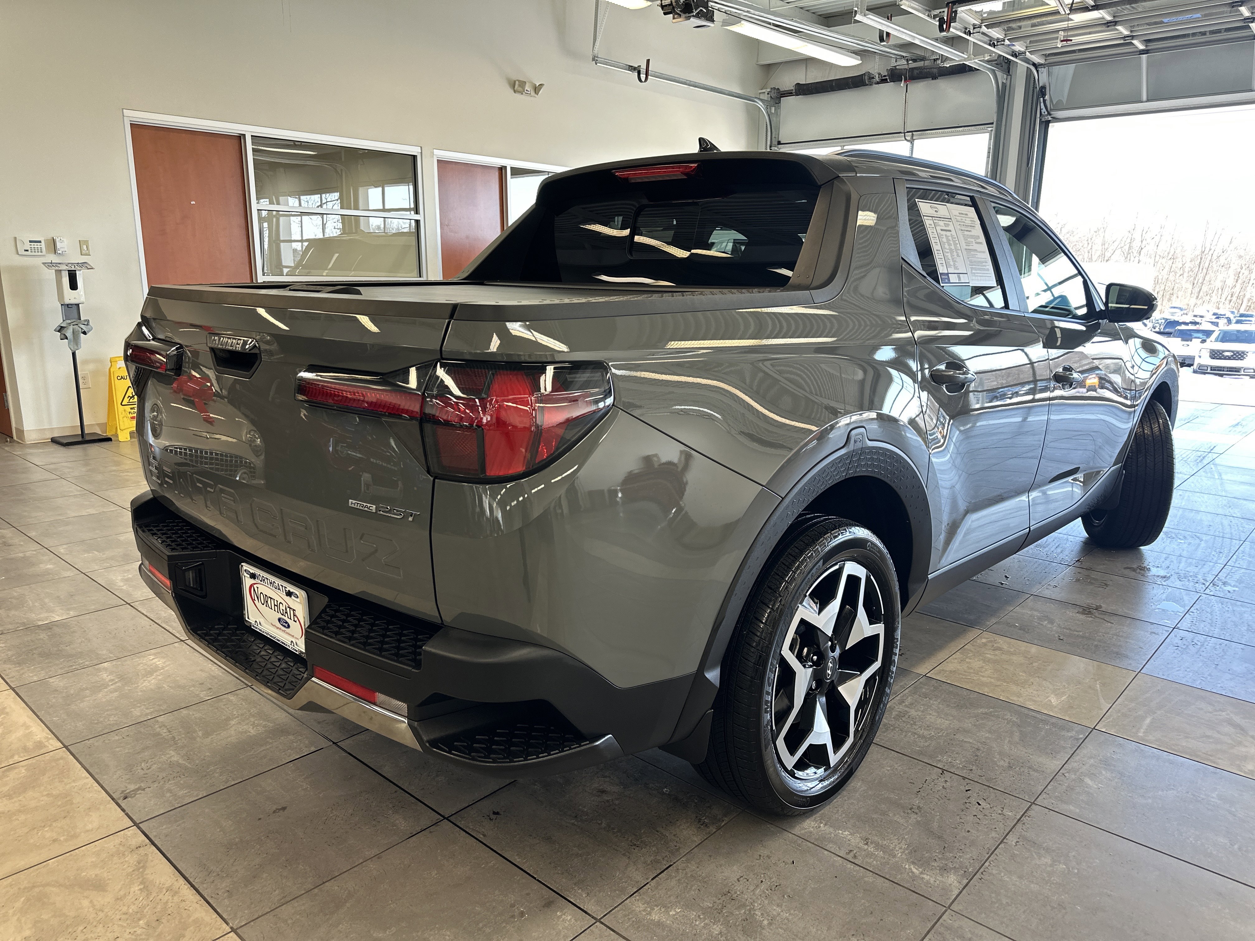 Used 2024 Hyundai Santa Cruz Limited image 12