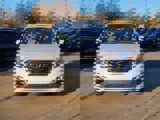 Used 2017 Hyundai Sonata Limited w/ Ultimate Package 04 image 3