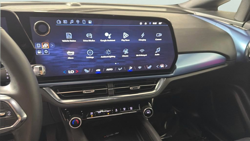 Used 2025 Chevrolet Equinox EV LT w/ Convenience Package FWD image 7