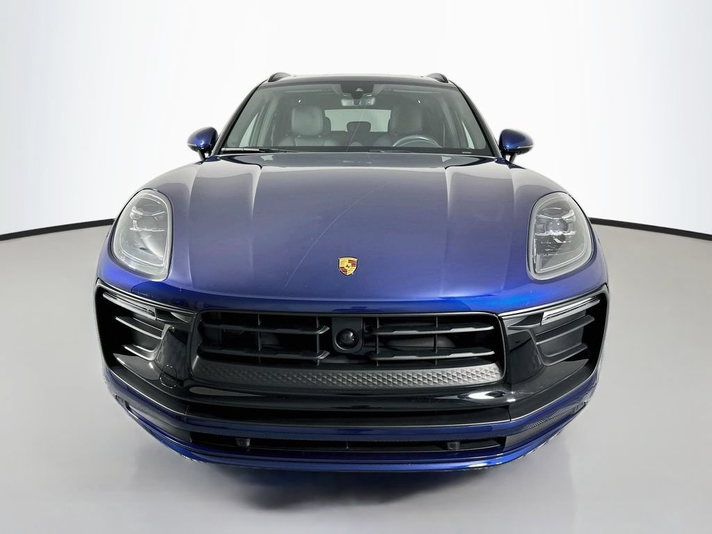 Certified 2024 Porsche Macan AWD/4WD image 6