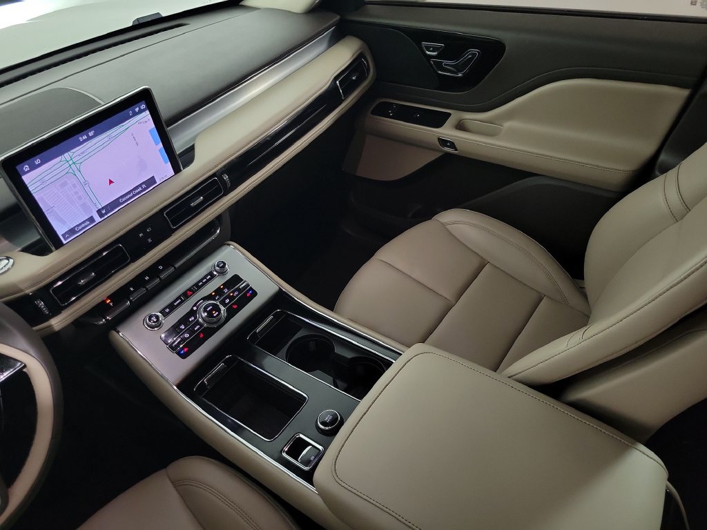 Certified 2024 Lincoln Aviator 2WD image 11