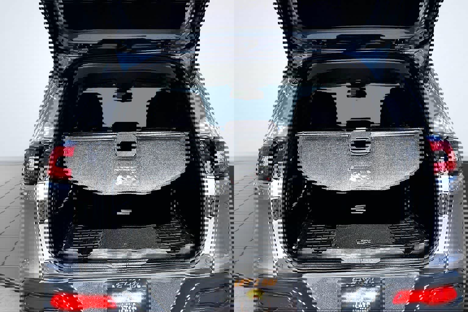 Used 2017 Jeep Cherokee Latitude w/ Comfort/Convenience Group image 19