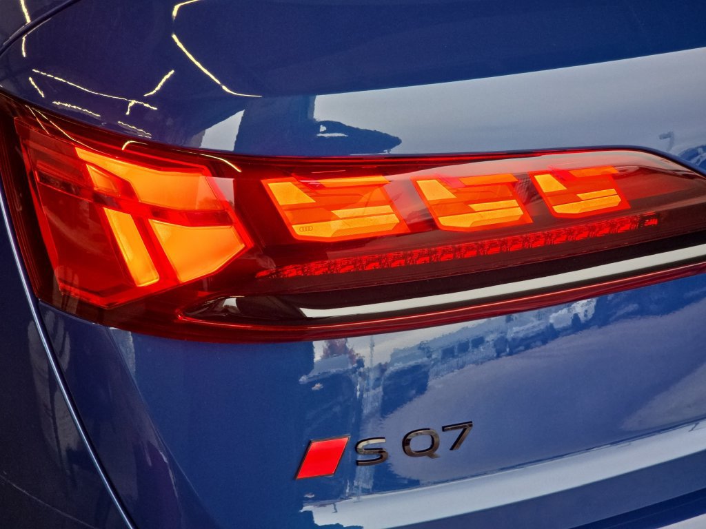 Used 2026 Audi SQ7 Prestige AWD/4WD image 37