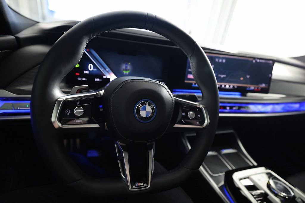 Used 2023 BMW i7 xDrive60 image 21